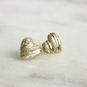 Vintage 14K Gold Textured Heart Earrings Beverly Hills Gold‎ Stud Jewelry